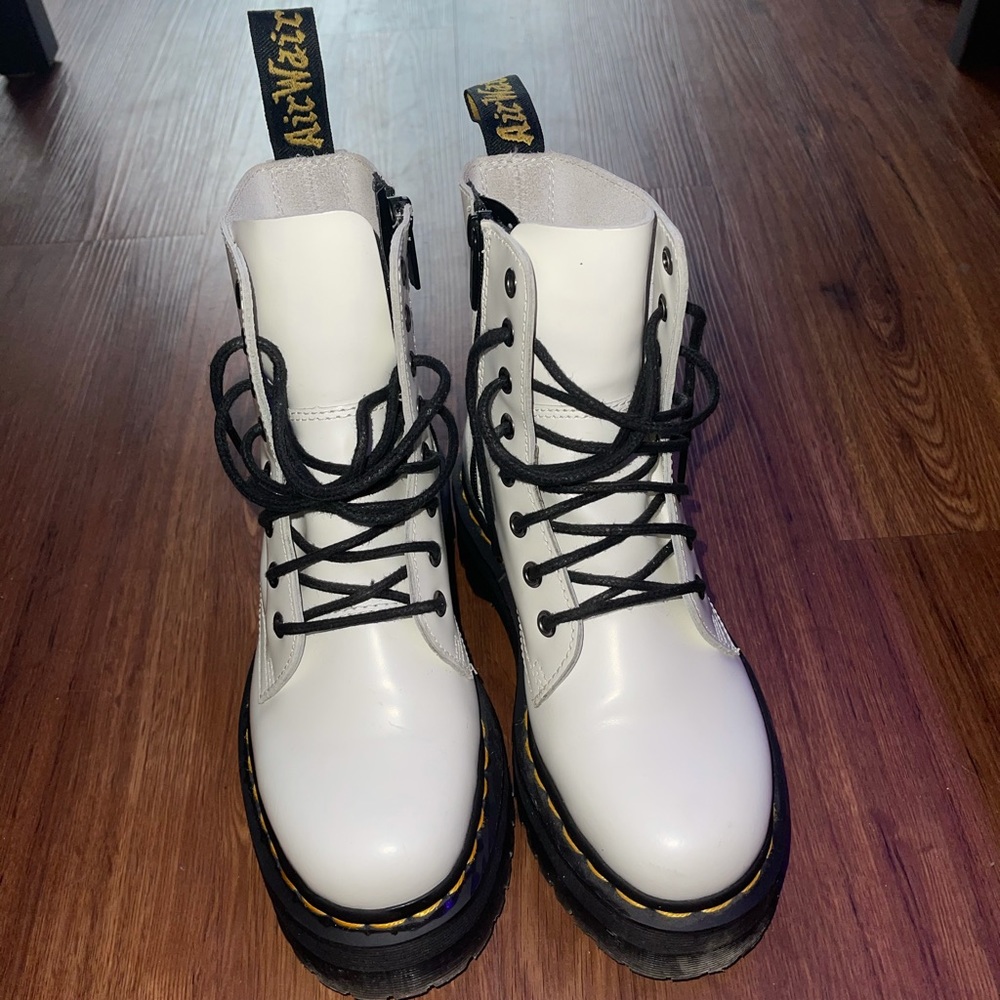 White platform JADON doc martens PERFECT CONDITION